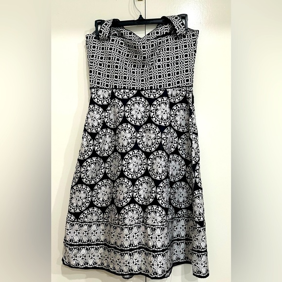 WHBM Black & White Silk Dress size 6 - Picture 3 of 3